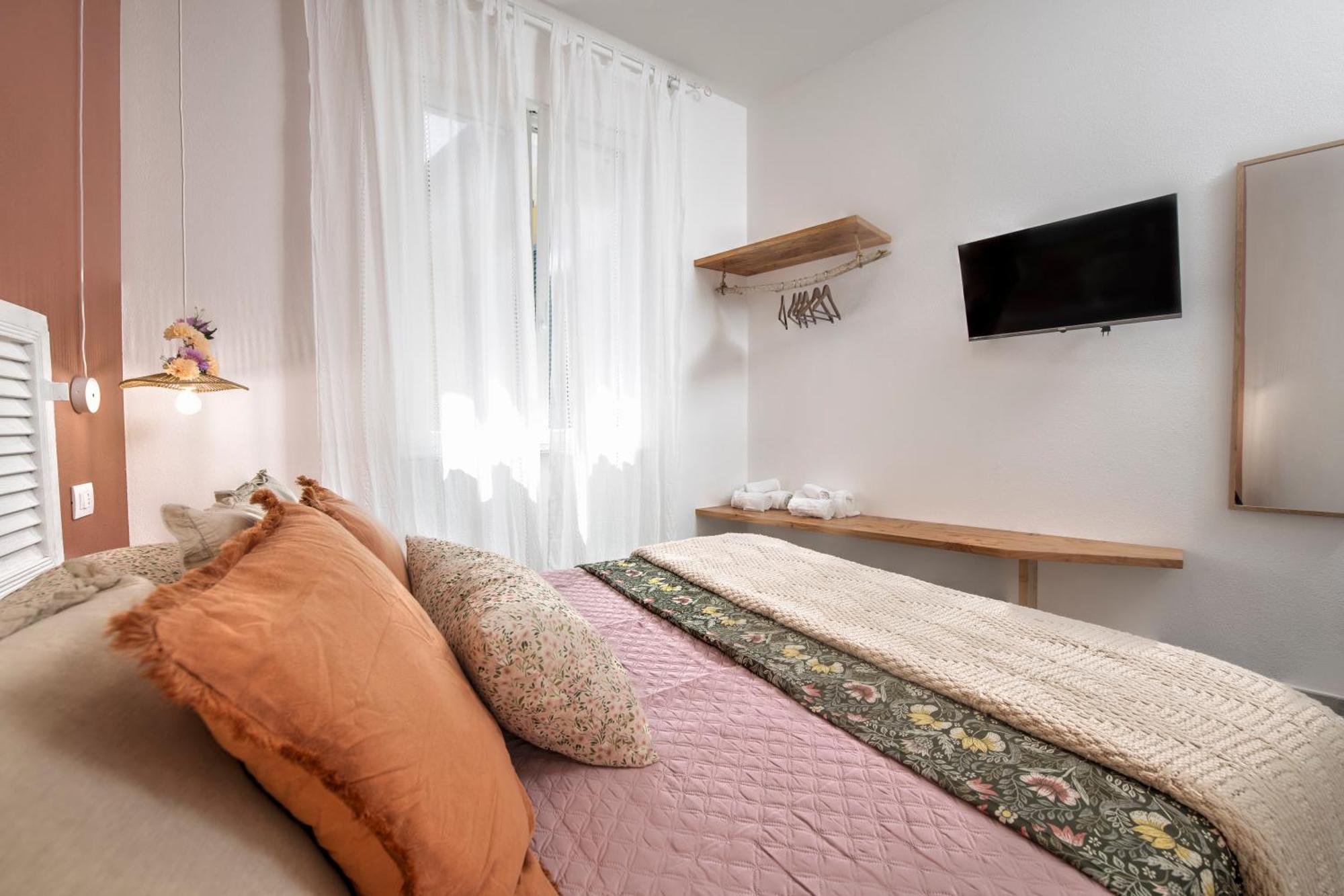 Amoneglia Hotel Bagian luar foto