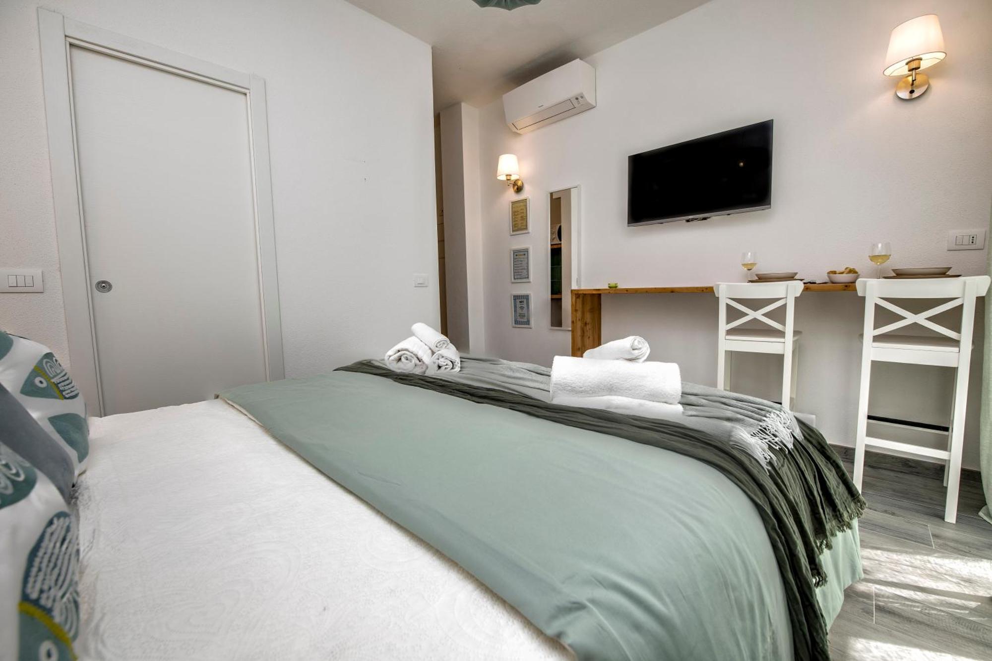 Amoneglia Hotel Bagian luar foto